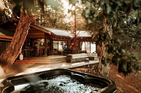 Secluded Mountain Cottage with Sauna & Hot Tub