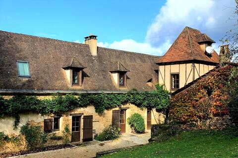 LES FONTENELLES, JEWELLERY WITH PRIVATE POOL