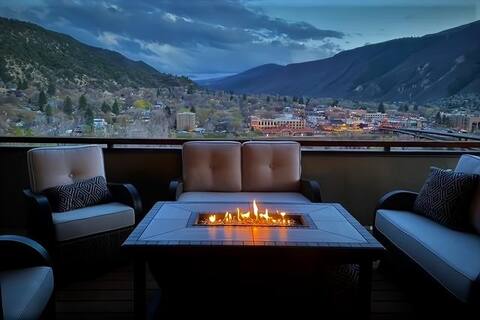 Best View in Glenwood Springs Hot Tub & Game Room