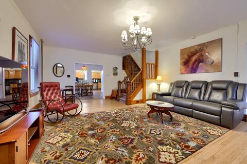 Unique Historic District 4BR w/Battlefield View