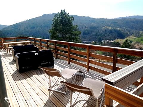Saint-Nectaire Magnifique Chalet in the heart of the Sancy