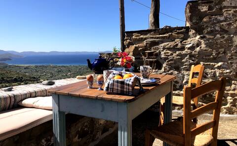 Charming Stone LITTLE HOUSE with Fantastic Views