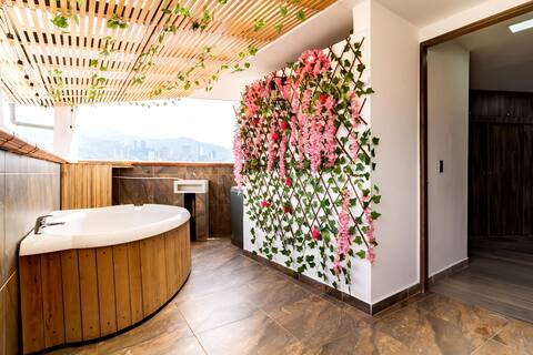 Apartment with a jacuzzi on the terrace and a beautiful view