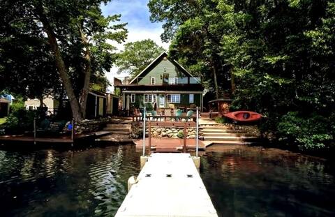🌅A Sunrise Lake Retreat for Couples or Families🌅