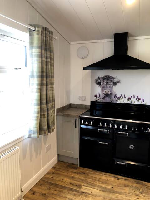 Luxury Bunkhouse, Balgownie Mains farm sleeps 12