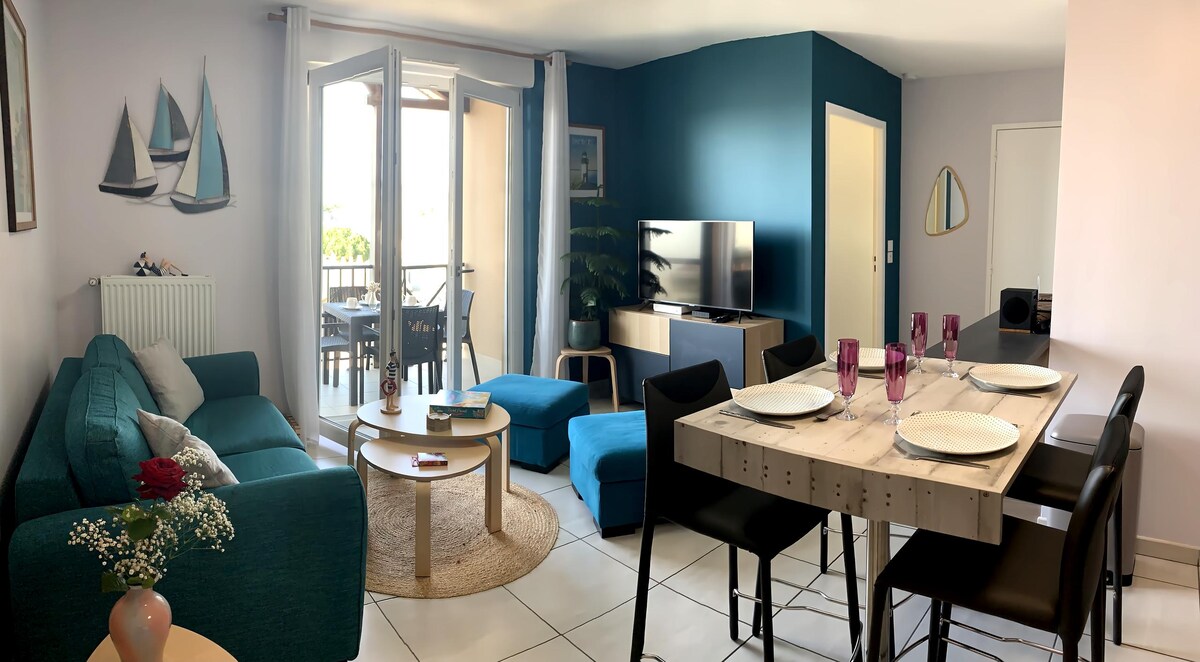 Popular Airbnb listing: Quiet and charming 2-room, Saint-Brévin-les-Pins center in Saint Brevin Les Pins