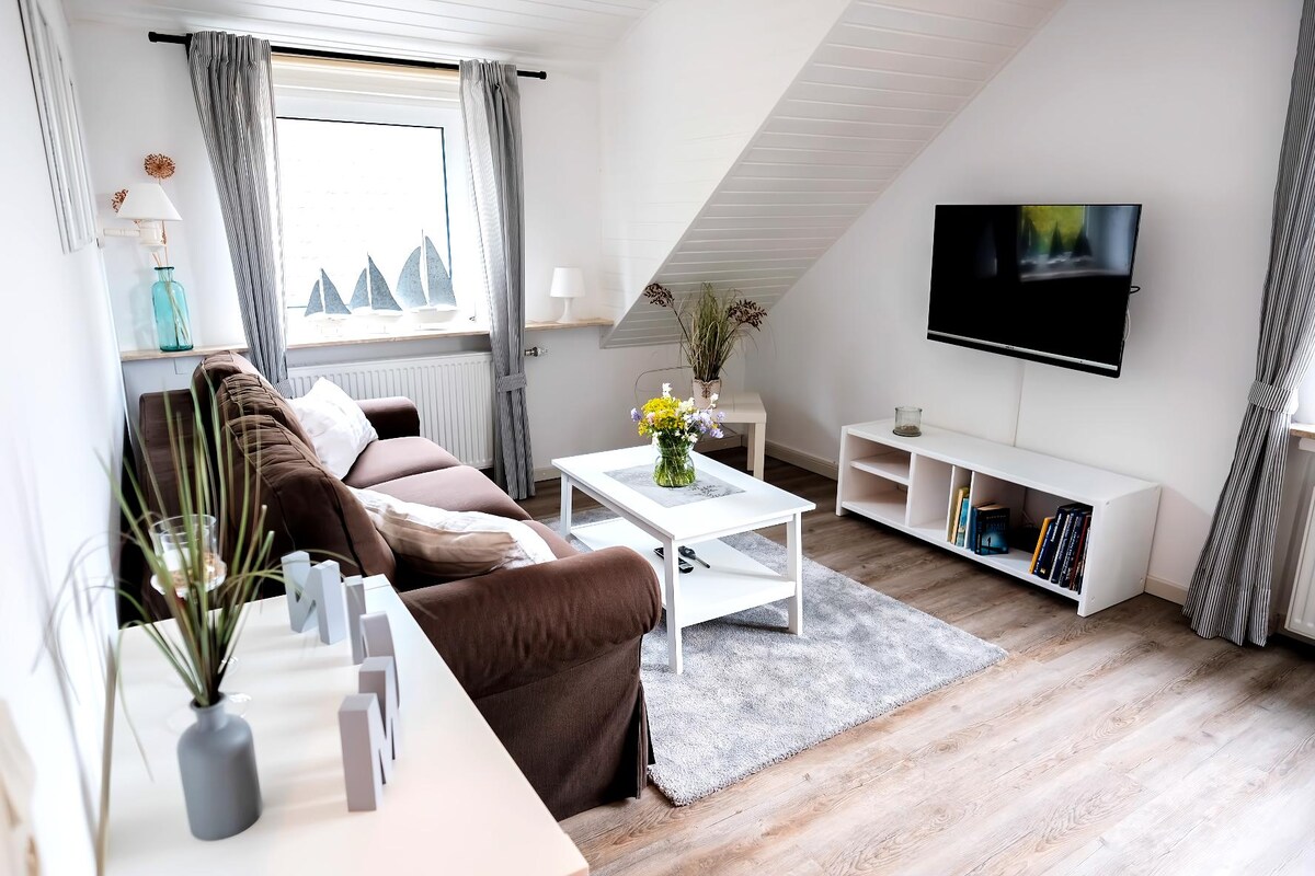 Top Airbnb: Cozy apartment with roof terrace and view of the countryside in Norden