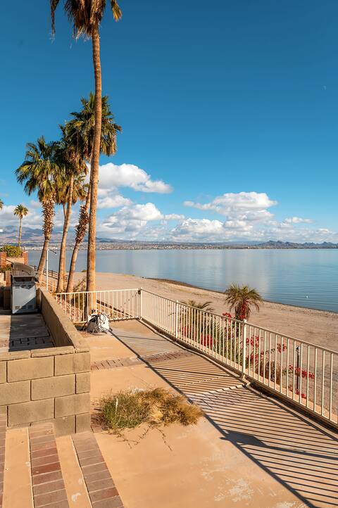 Lake Destination On The Water - 3 Bed/3 Bath - BBQ