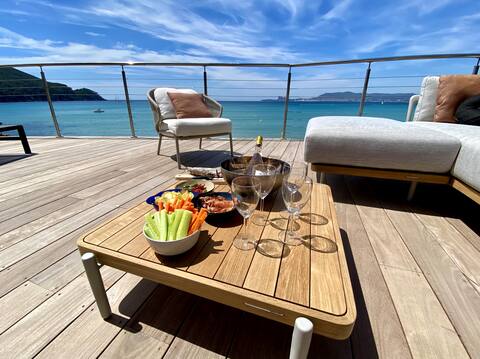 Luxury Beachfront Villa - Sleeps 10