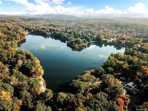 Beautiful Cottage in Hudson Valley w/Pool & Views
