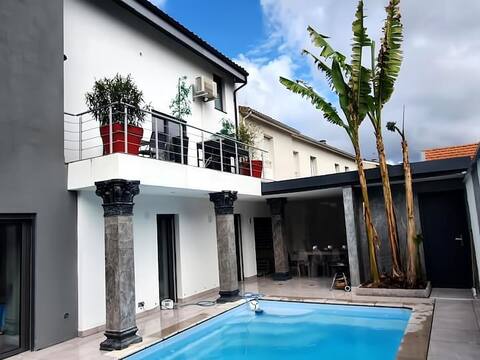 Beautiful architect house with pool