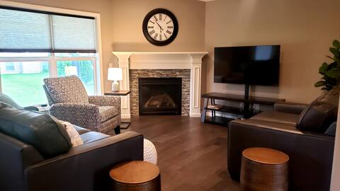 Luxury vacation home with 2 master bedrooms!