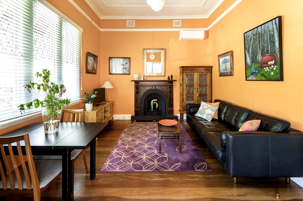 Top Airbnb: Hyde Park 2 BR Guest Suite in Perth