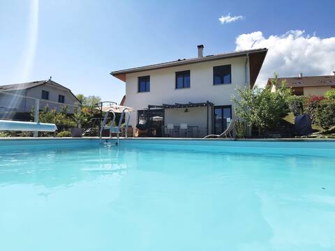 Family home, between lakes, mountain view pool