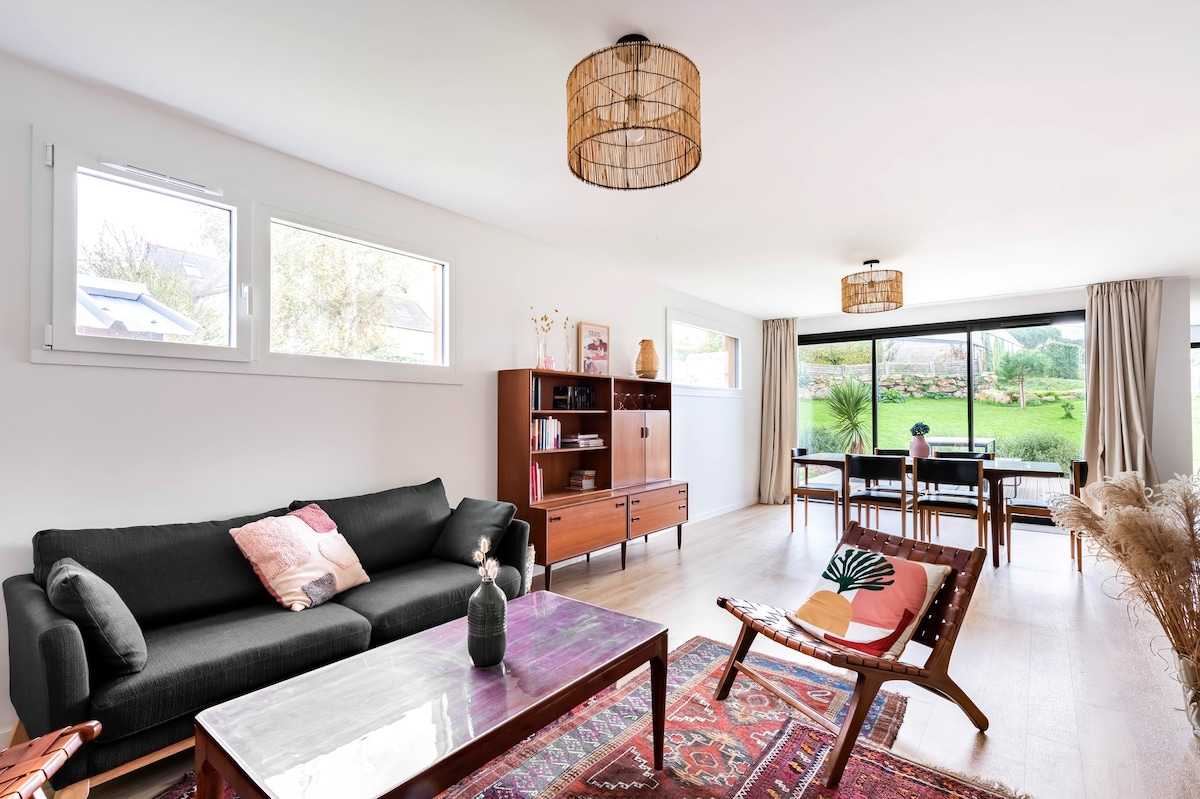 Top Airbnb: An Eor - Wooden house on the Pink Granite Coast in Pleumeur Bodou