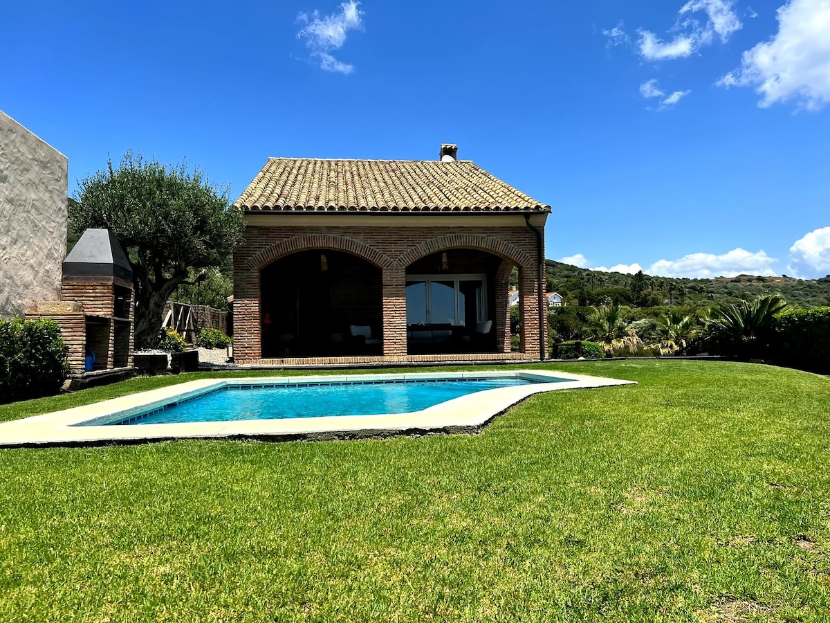 Proprietà Airbnb di successo: Chalet House at Punta Carnero Lighthouse a Algeciras