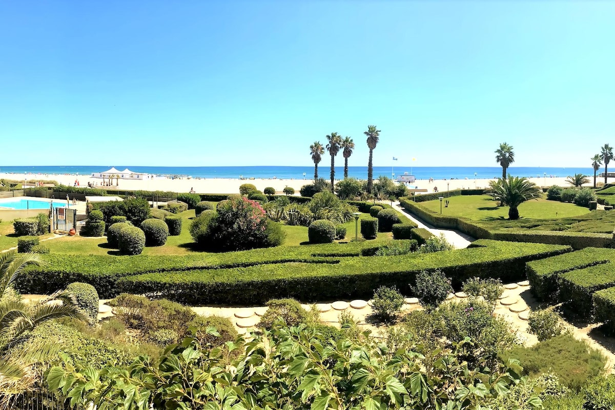 Top Airbnb: Luxury Air-Conditioned Beachfront Apartment à Canet En Roussillon