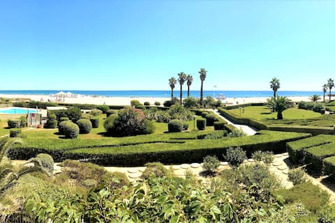 Top Airbnb: Luxury Air-Conditioned Beachfront Apartment in Canet En Roussillon