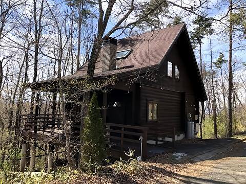 Troll shed wood-burning stove, cabin in the woods with open balcony