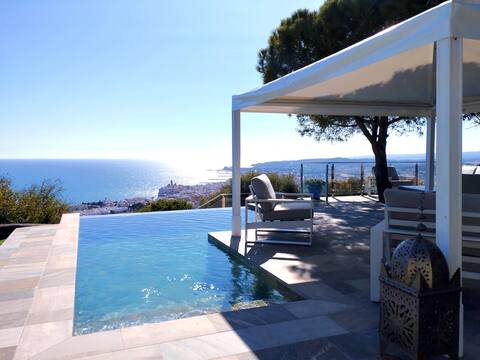 Sitges Spaces Sea View Villa-6 bedroom/5 bath/2 Pools/Sea Views/ Sleeps 12