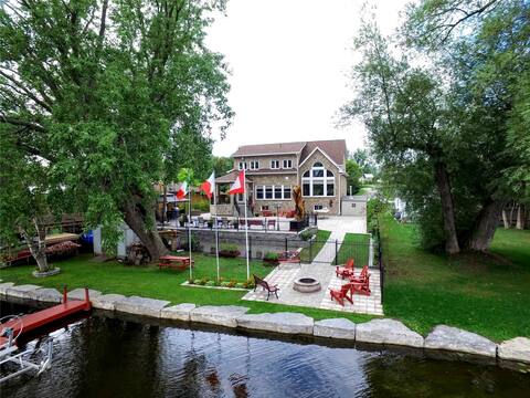 Luxury Lakefront Mansion With Inground Pool