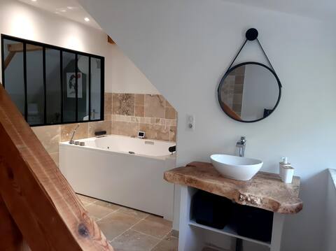 Warm apartment with Jacuzzi