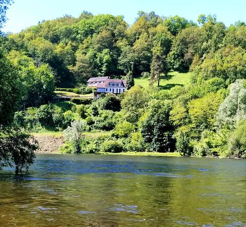 Dordogne Panorama “Magnifique”; Heated pool
