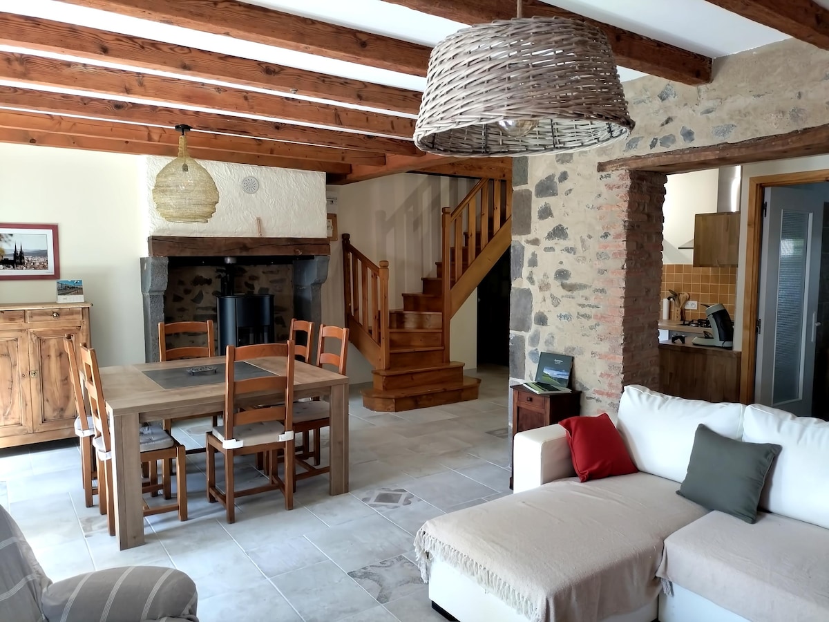 Propriété Airbnb réussie: Gite at Marius and Fanette's à Puy De Dôme