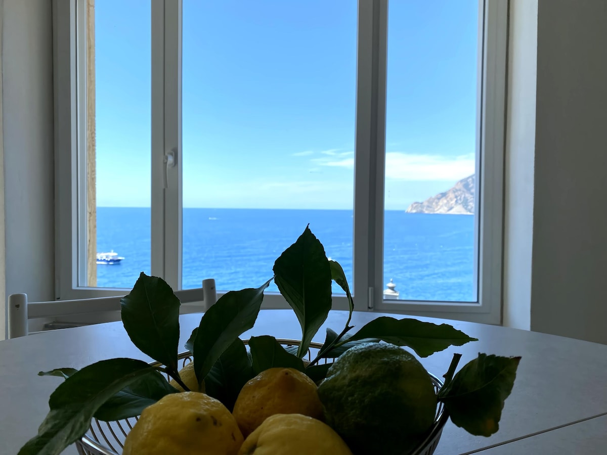 Successful Airbnb property: Il Cubo di Vernazza - Seaview Garden A/C & Wi-Fi in Vernazza