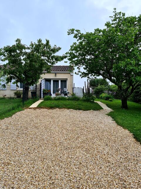 DELIGHTFUL STUDIO IN THE COUNTRYSIDE