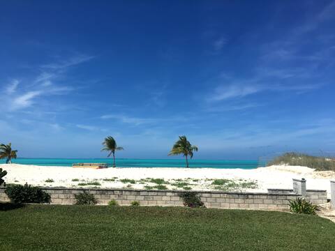 Breathtaking Beach Front Ocean Villa 906