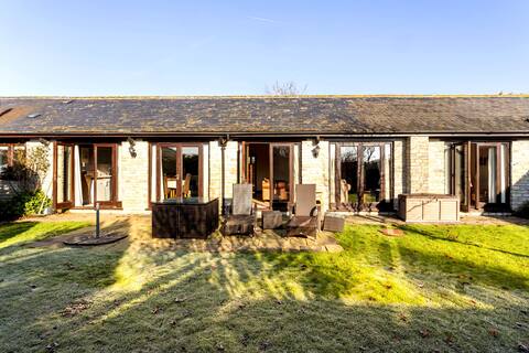 Beautiful Restored Barn -The Old Stables
