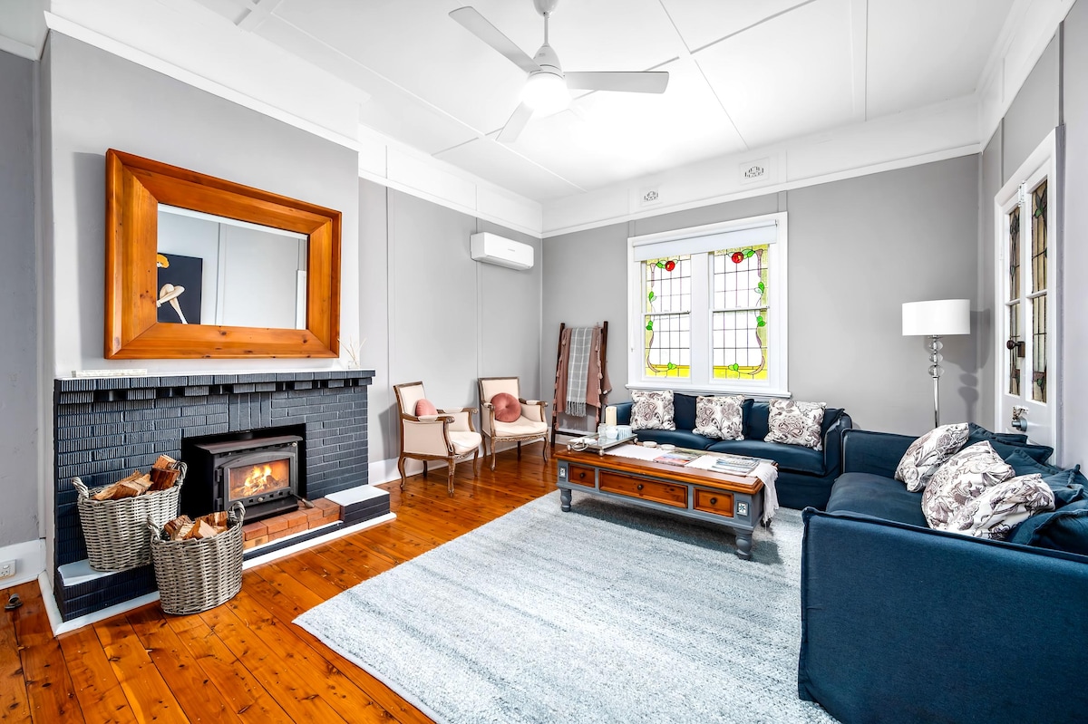 Top Airbnb: Beautiful La Demeure -Cozy Fireplace during Winter in Cessnock City Council