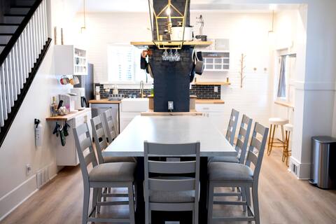 Modern Victorian Urban Retreat