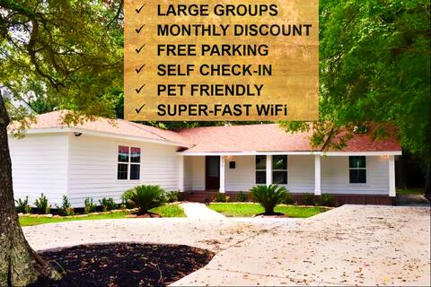 5BR, 3BA w/ huge back deck, Great Neighborhood!