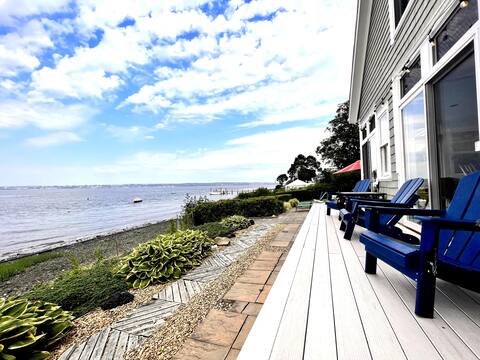 Bristol by the Bay, Waterfront Retreat, Sleeps 10!