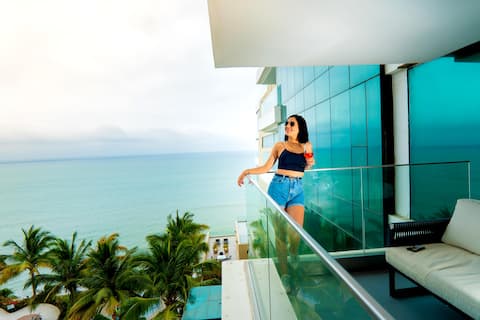 Luxury oceanfront apartment with pool