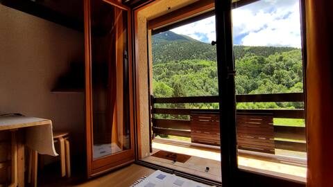 Cozy high mountain apartment with views