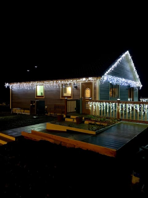 Luxury 2 bedroom Chalet with Hot Tub and Sauna