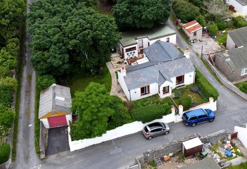 Viewcliff: Modern cottage, idyllic  location.