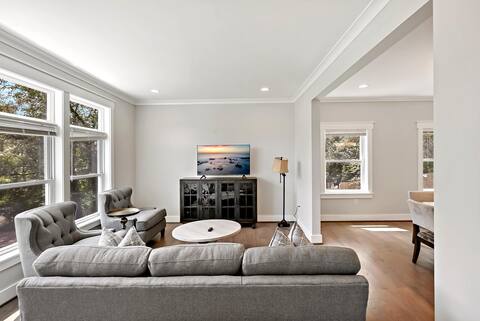 The Ultimate Luxury | Yard | Jacuzzi | Garage
