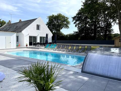 Group cottages (18/20 pers) with heated pool