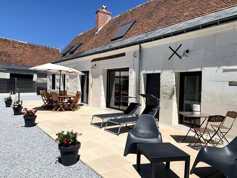 Fully renovated cottage in old stables