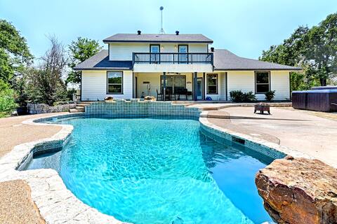 Heated Pool Hot tub Pickleball 16 beds 2 Game Room