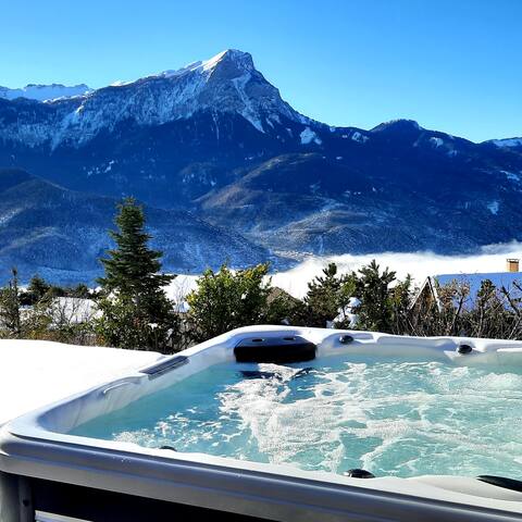 Pleasant bed and breakfast with a hot tub.