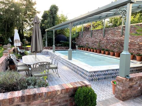 Lyndhurst - Victorian villa with heated pool