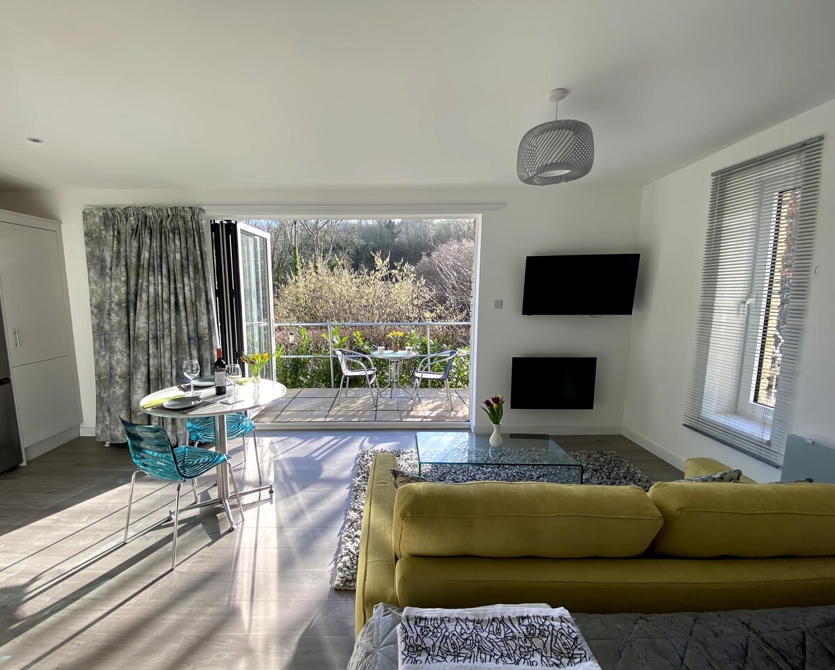 Airbnb performant: Robins Nest, quiet sunny retreat with parking. à Southstoke