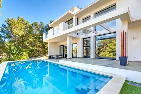 VILLA MODERN IMPERIUM by Villasmediterranean