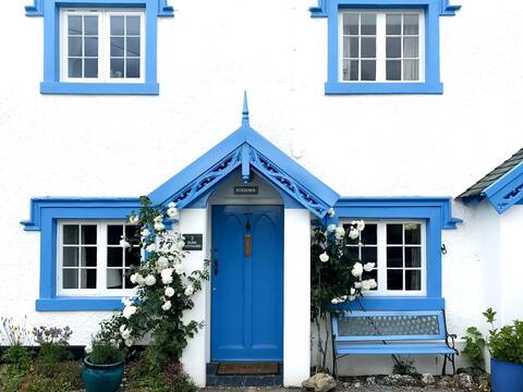Charming Lake District
Grade II Listed Cottage