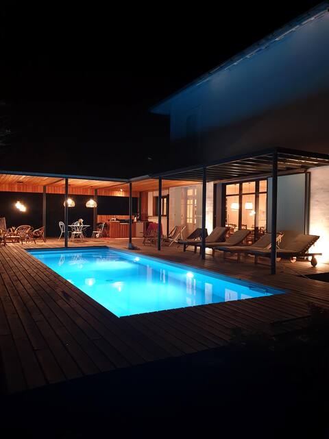 Villa with pool 12 pers 4 hp